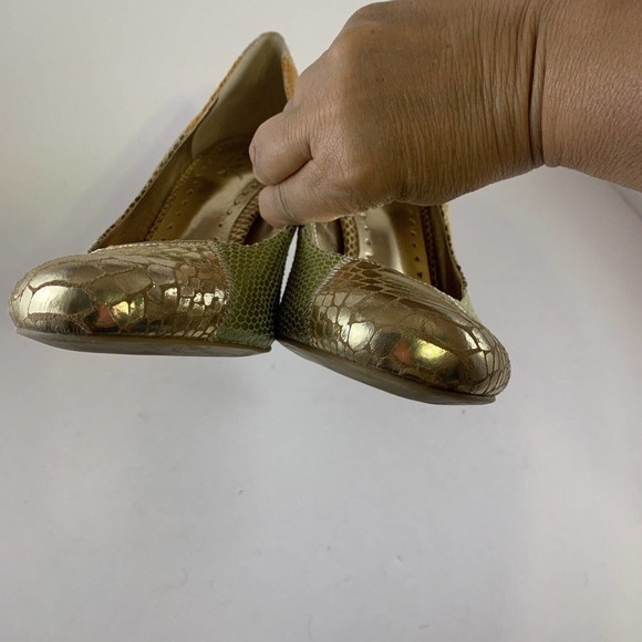 BCBG PARIS Gold Bosley Pump Heels Reptile Multicolor Embossed Leather Shoe 8.5 - Picture 10 of 12